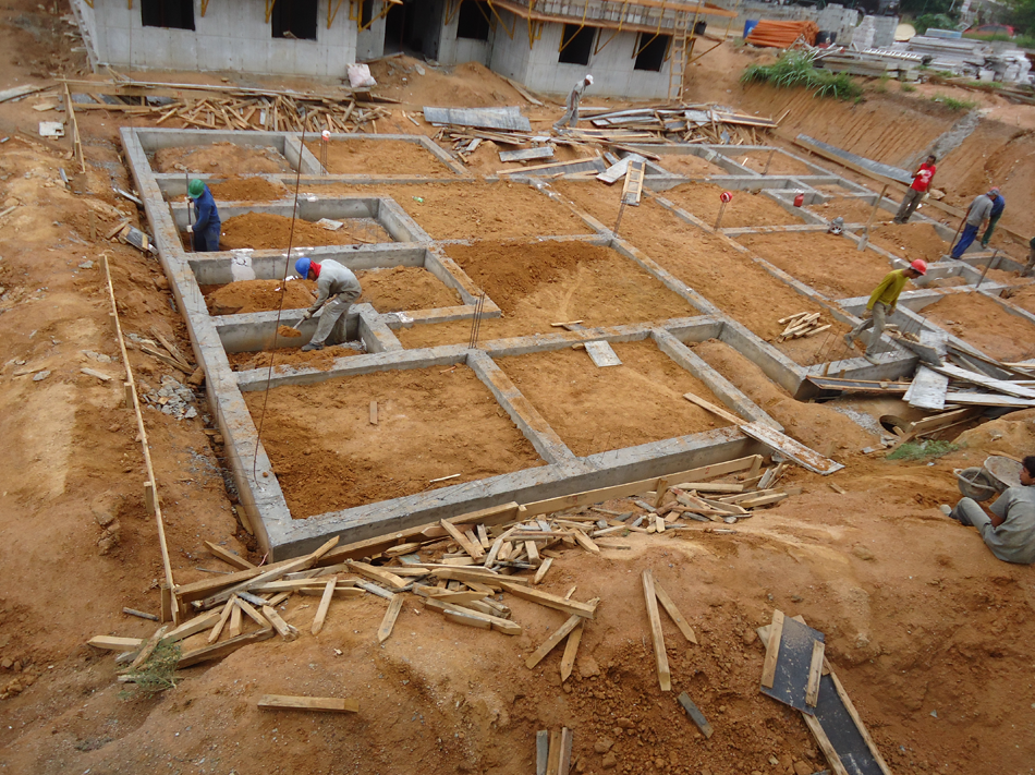 Preparação das instalações hidráulicas para concretagem do piso térreo